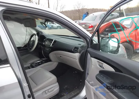 2017 Honda Pilot Touring from USA, damaged, VIN 5FNYF6H91HB068148